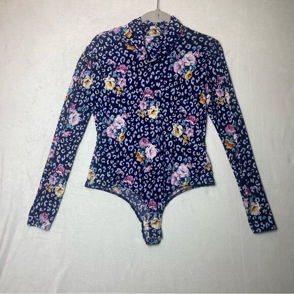 white birch Tops - White Birch Blue/Floral Design Body Suit Size Medium